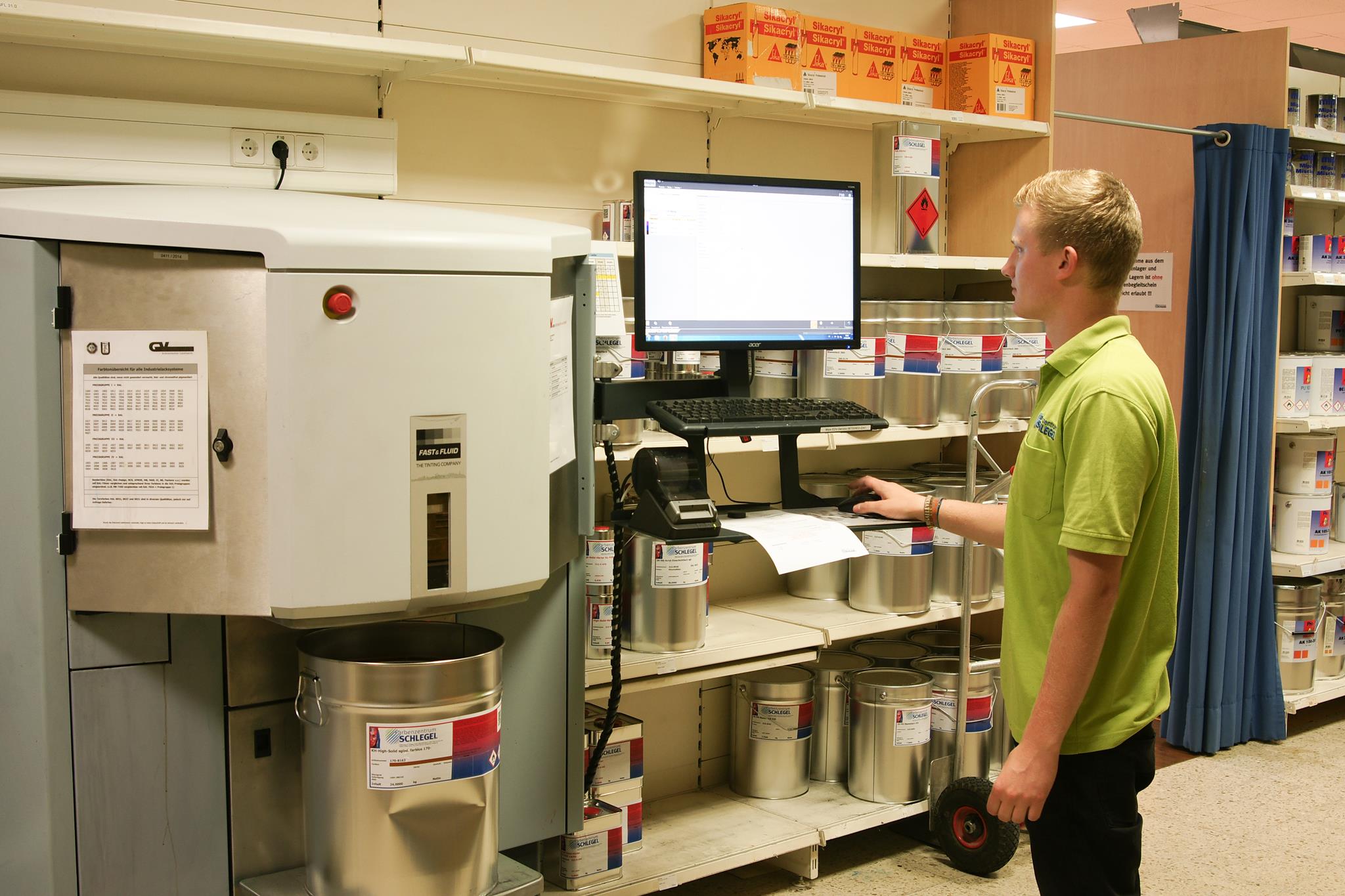 Computergesteuerte Mischanlage für Industrielacke
